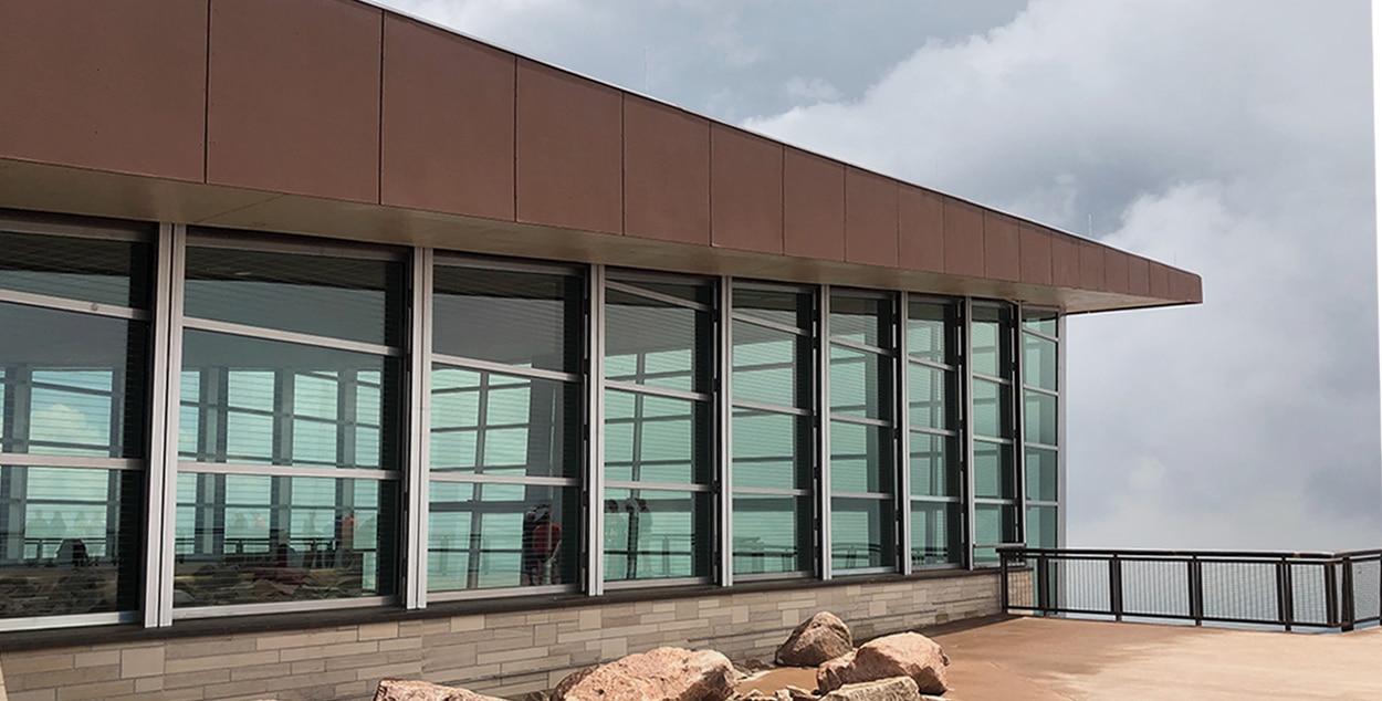 pikes_peak_visitor_house_aviprotek