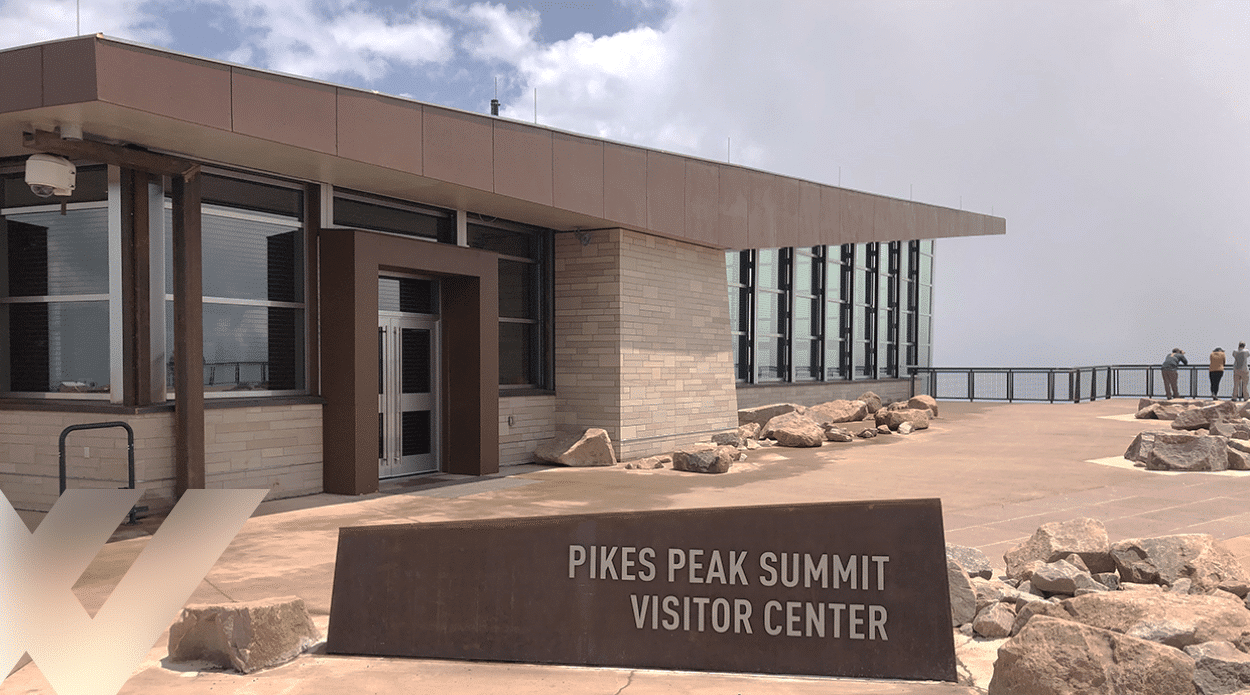 pikes_peak_visitor_house_aviprotek_e_pattern_213